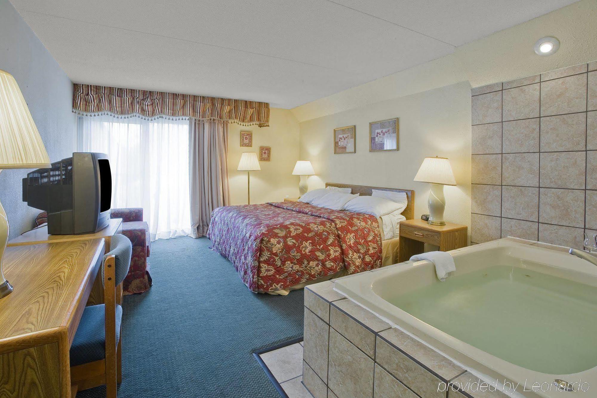 Broadview Inn Suites غاليسبورغ الغرفة الصورة